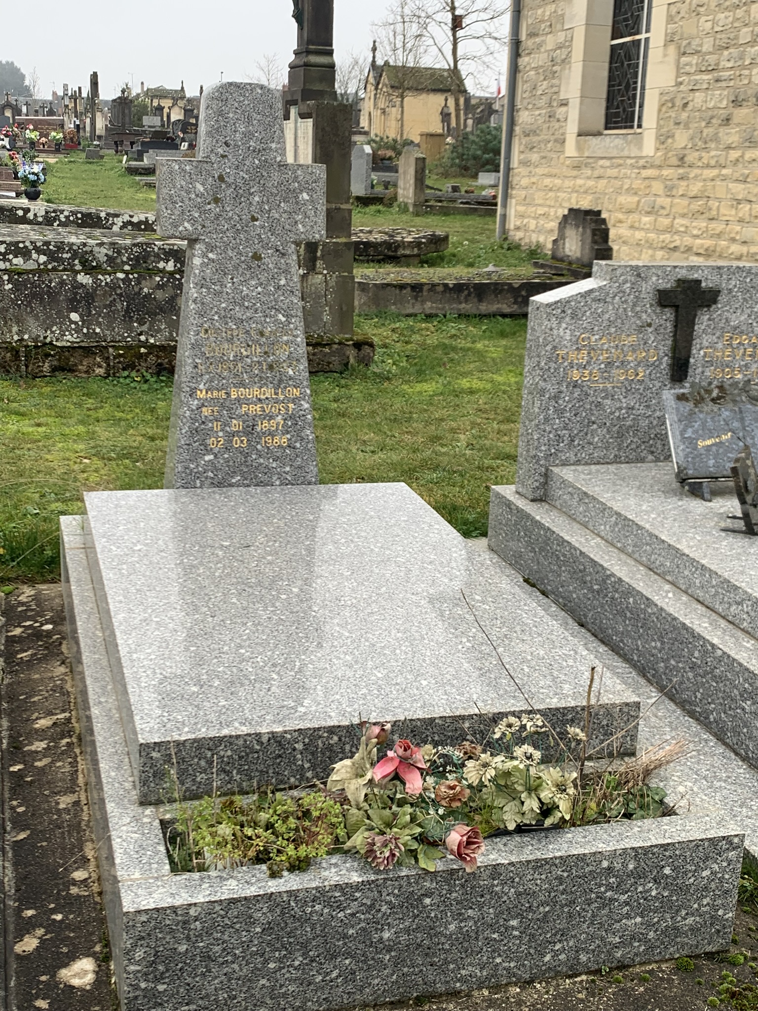 Tombe de Charles Bourdillon et de Marie Prévost